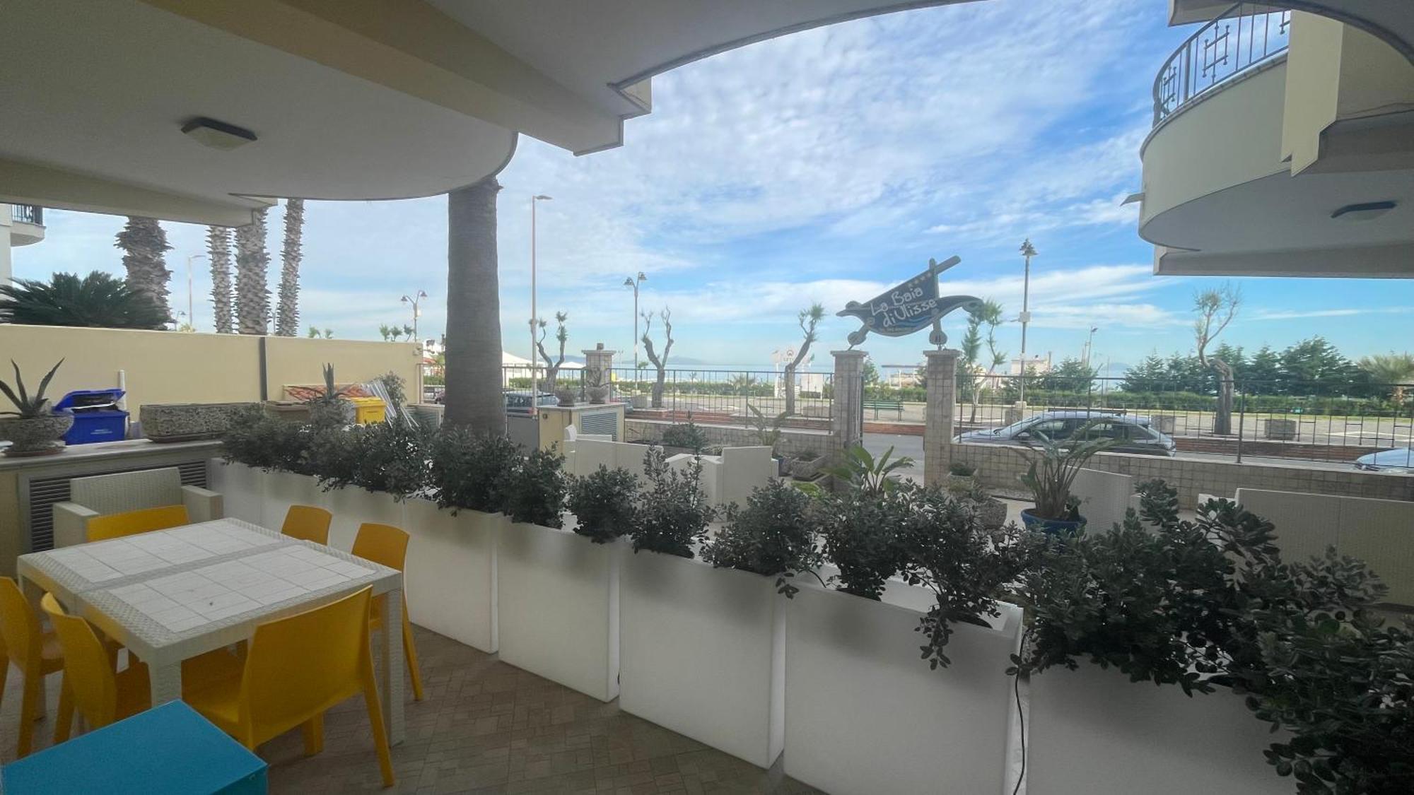La Baia Di Ulisse Venetico Exterior foto